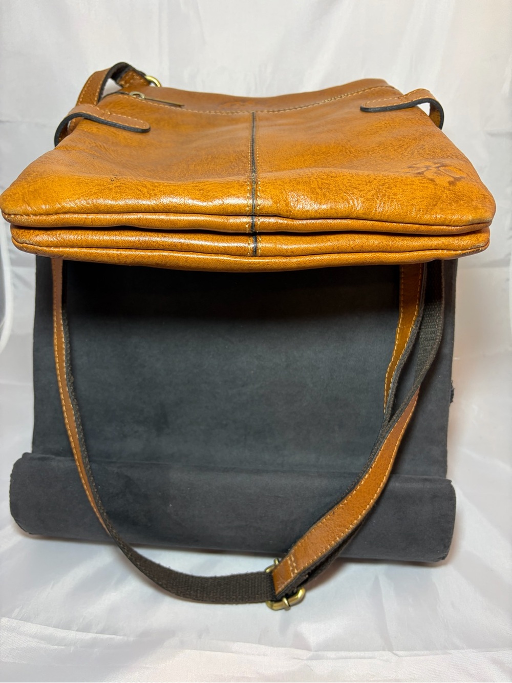 Patricia Nash Prizzi Tooled Leather Crossbody (burnished gold) - Picture 4 of 7